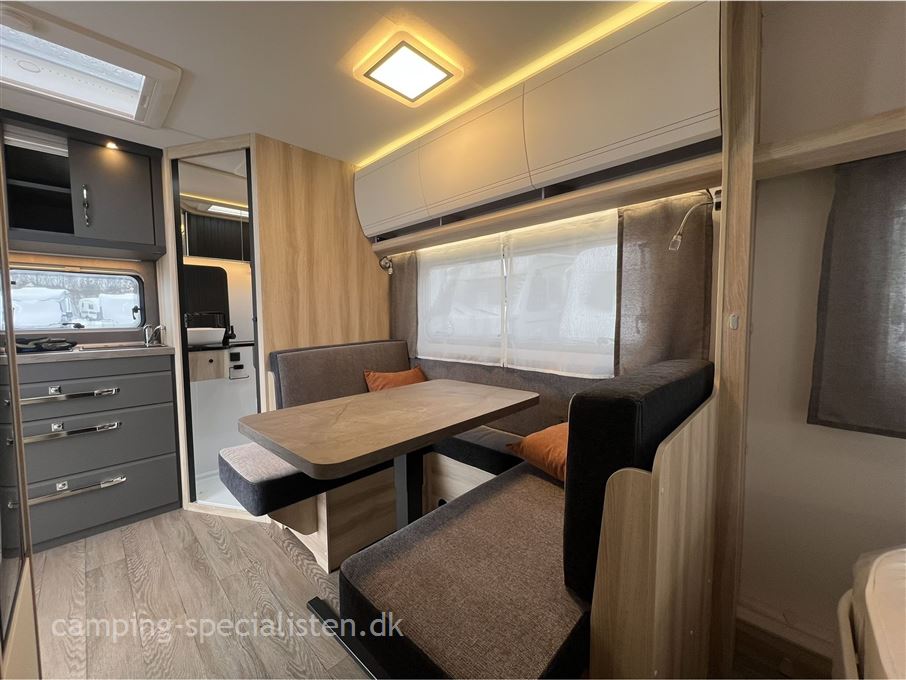 Hobby De Luxe 460 SFf